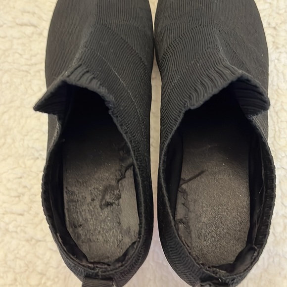 EUC DKNY slip on wedge sneaker shoes - Picture 7 of 16